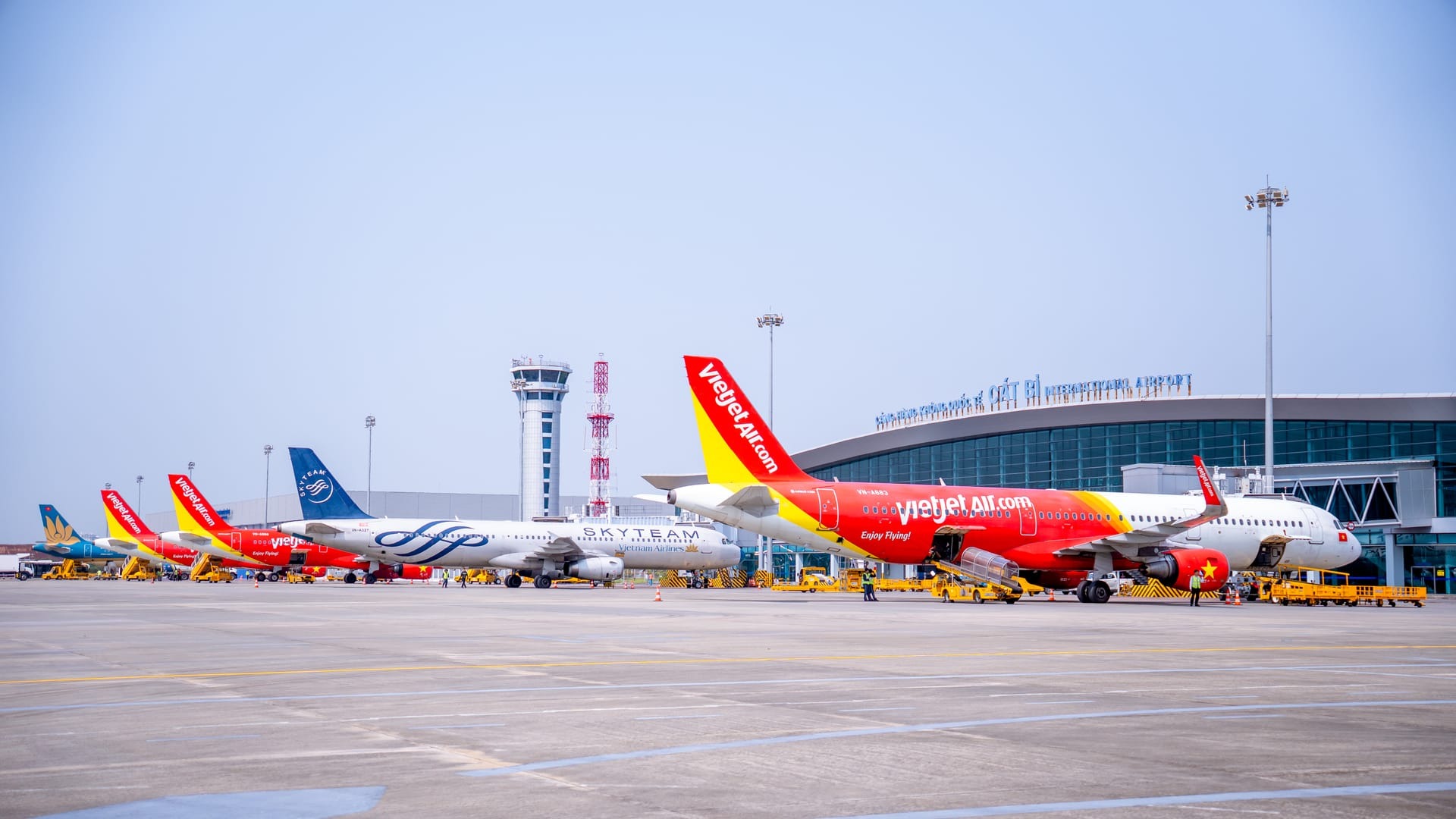 Apron and terminal at Cat Bi International Airport